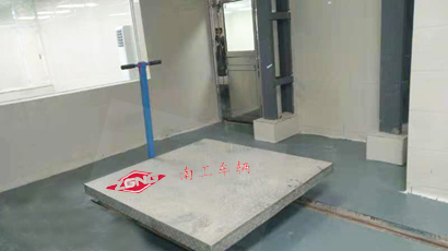 1676605319526383.jpg 2.5噸無(wú)動(dòng)力手推式軌道平板車(chē)1I.jpg