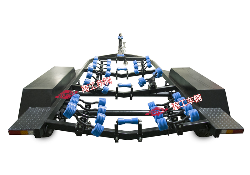 1677896957821361.jpg 游艇拖車1.jpg