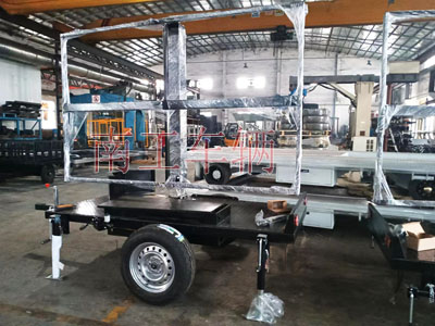 1679279523825907.jpg 0.6噸簡易型LED廣告拖車I.jpg