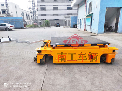 1685519726326936.jpg 2噸遙控自走式升降平臺(tái)1I.jpg