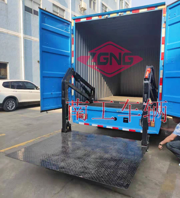 1.5噸內置汽車尾板5I.jpg